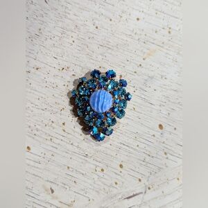 Vintage Elegant Blue Crystal Brooch